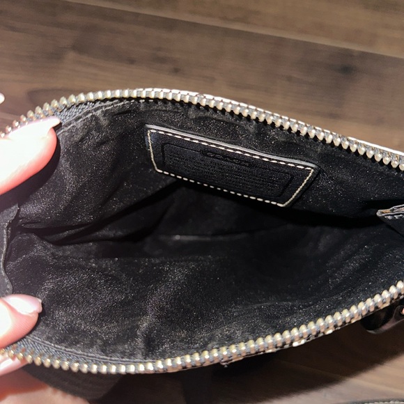 Coach brand Black & White Logo Pattern Women’s Crossbody Bag - Picture 5 of 5